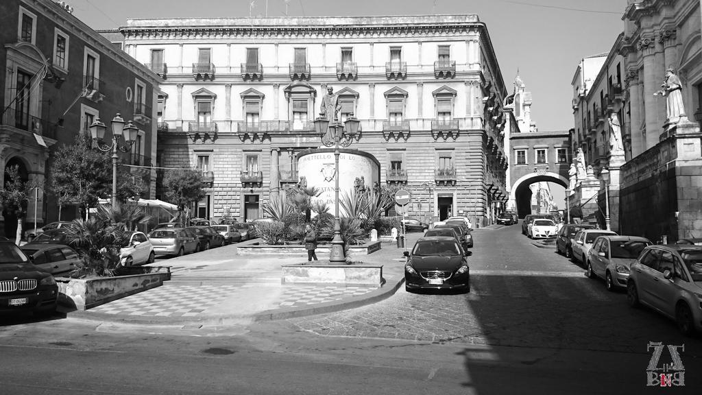 Mizzica Bed And Breakfast Catania Bagian luar foto