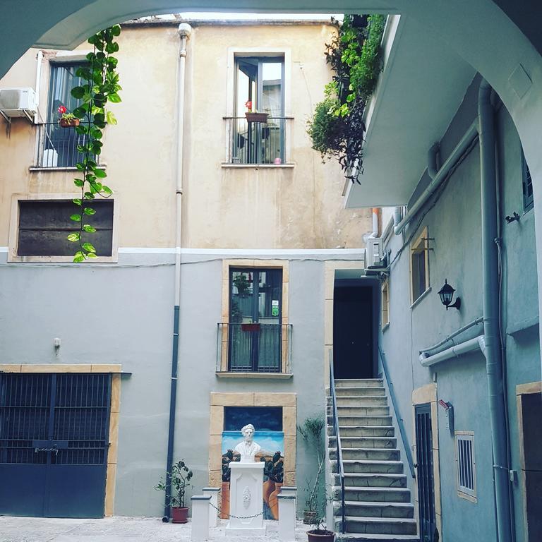 Mizzica Bed And Breakfast Catania Bagian luar foto